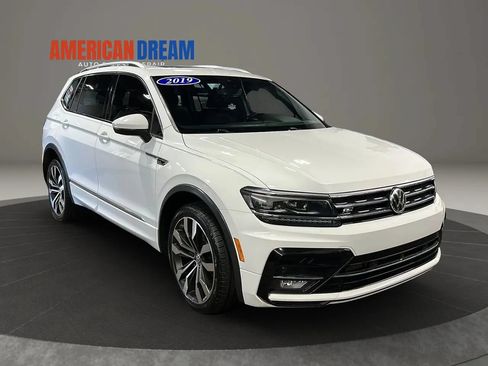 Used 2019 Volkswagen Tiguan SEL Premium R-Line w/ 3rd Row Seat Package AWD/4WD image 7