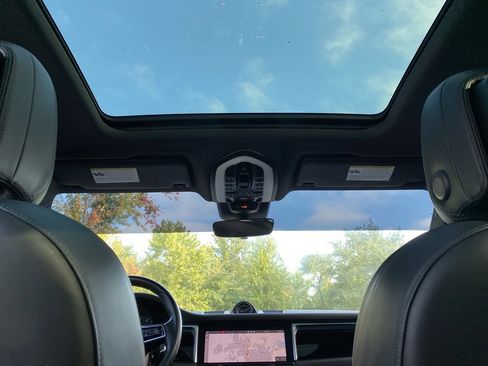 Used 2022 Porsche Macan image 27