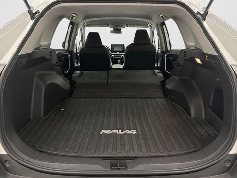 Used 2020 Toyota RAV4 XLE w/ All Weather Liner Package AWD/4WD image 20