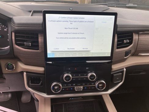 Used 2024 Ford Expedition Max Limited image 18