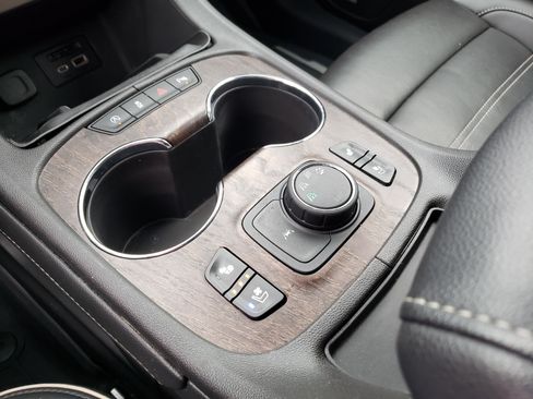 Used 2023 GMC Acadia Denali image 23