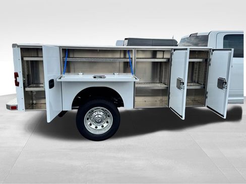 New 2025 RAM 5500 Tradesman AWD/4WD image 11