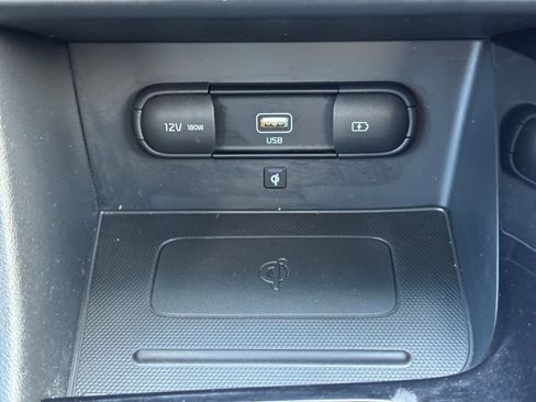 Used 2020 Kia Niro EX Premium FWD image 29