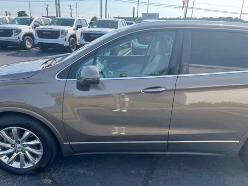 Used 2019 Buick Envision Essence FWD image 6
