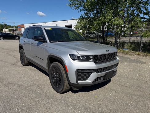 New 2026 Jeep Grand Cherokee Altitude AWD/4WD image 7