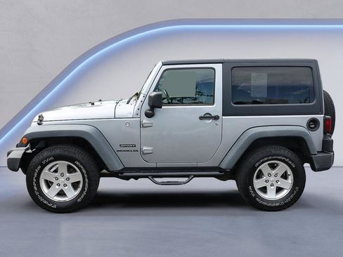 Used 2013 Jeep Wrangler Sport AWD/4WD image 3