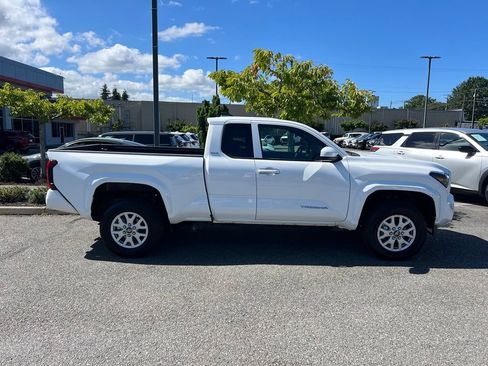 Used 2025 Toyota Tacoma SR5 RWD image 6