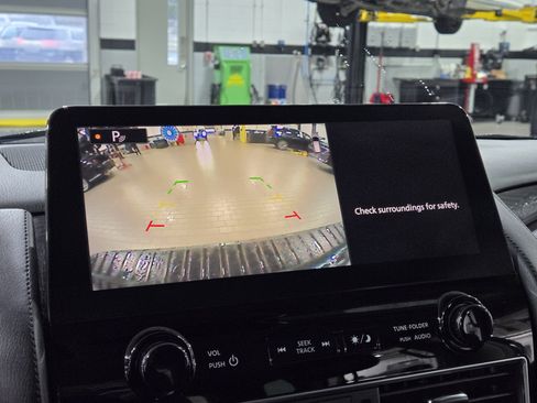 Used 2021 Nissan Armada SV w/ SV Appearance Package image 24