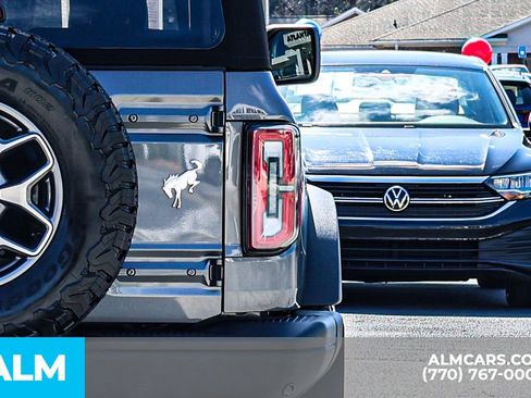 Used 2025 Ford Bronco Badlands image 14