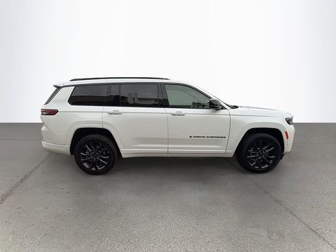 New 2026 Jeep Grand Cherokee L Limited AWD/4WD image 3