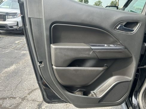 Used 2020 Chevrolet Colorado ZR2 w/ ZR2 Midnight Special Edition image 16