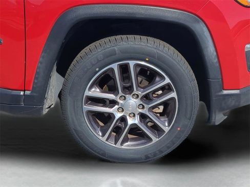 Used 2020 Jeep Compass Latitude w/ Popular Equipment Group image 11