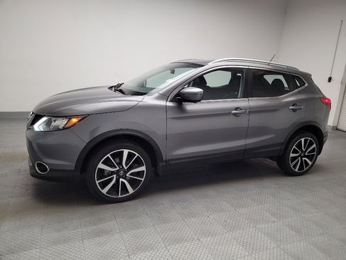 Used 2018 Nissan Rogue Sport SL FWD image 2