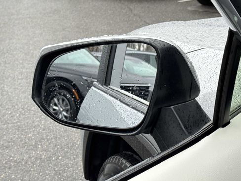 Used 2023 Toyota RAV4 XLE Premium image 19