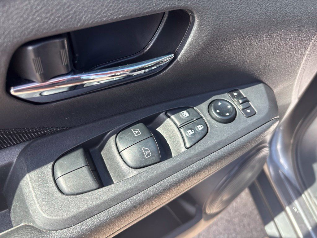 Certified 2023 Nissan Kicks SV FWD image 17