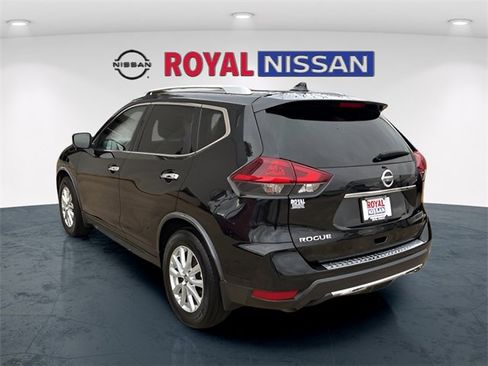 Used 2018 Nissan Rogue SV image 5