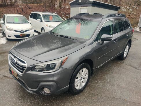 Used 2018 Subaru Outback 2.5i Premium image 2