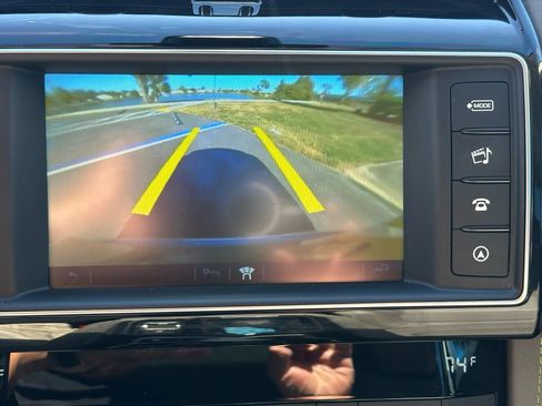 Used 2018 Jaguar F-PACE R-Sport image 45