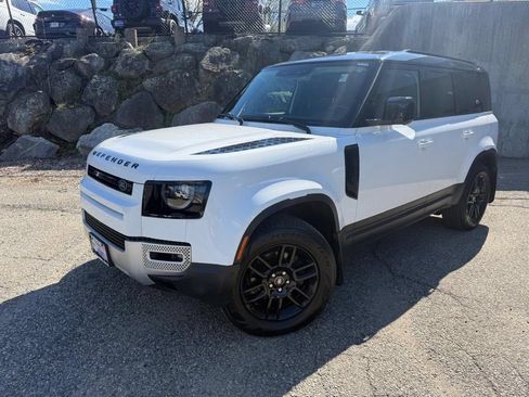 Used 2022 Land Rover Defender 110 AWD/4WD image 2