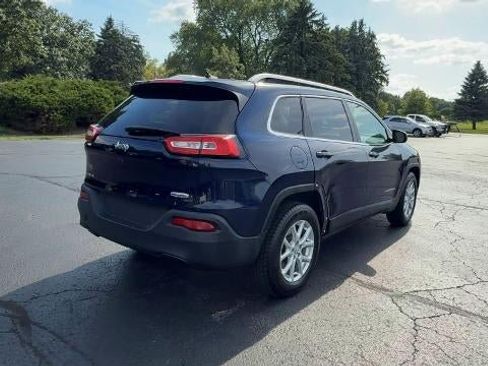 Used 2016 Jeep Cherokee Latitude AWD/4WD image 8