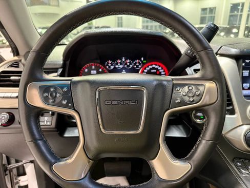 Used 2015 GMC Yukon Denali w/ Premium Package image 13