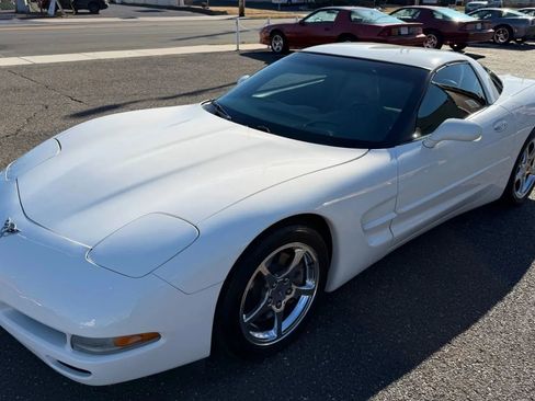 Used 2003 Chevrolet Corvette Coupe w/ Preferred Equipment Group image 6
