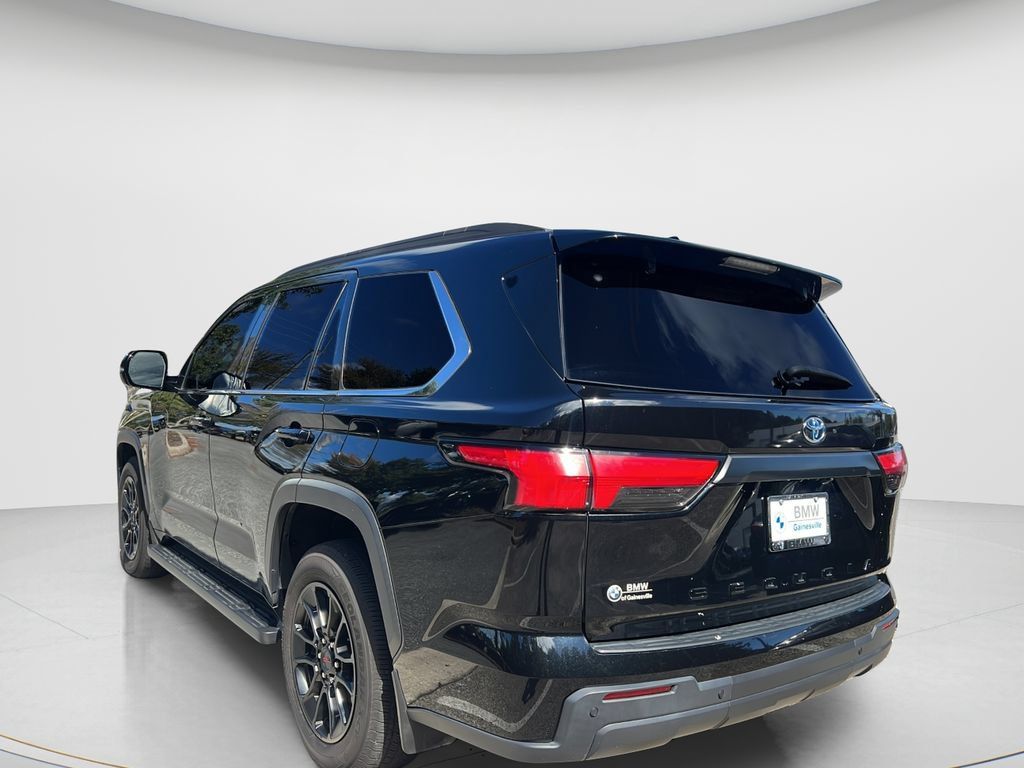 Used 2023 Toyota Sequoia SR5 w/ SR5 Premium Package AWD/4WD image 8