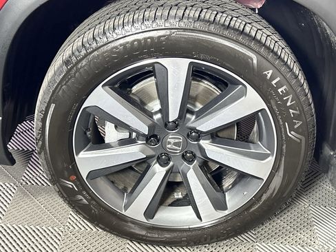 Used 2024 Honda Pilot Touring image 10