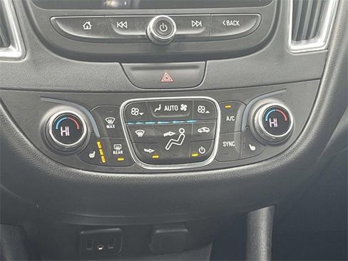 Used 2016 Chevrolet Malibu Hybrid w/ Leather Package image 16