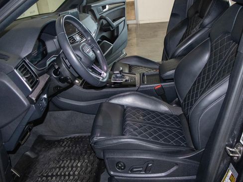 Used 2023 Audi SQ5 Prestige w/ Prestige Package image 8