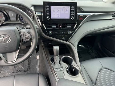 Used 2023 Toyota Camry SE FWD image 16