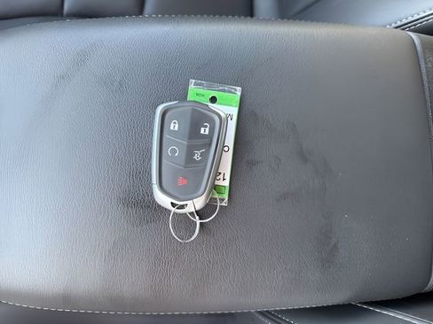 Used 2021 Cadillac XT6 Premium Luxury image 29