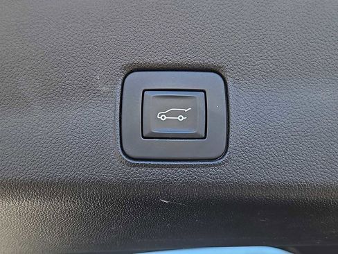 Used 2023 Chevrolet TrailBlazer RS w/ Sun and Liftgate Package AWD/4WD image 20