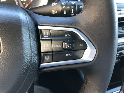 Used 2023 Jeep Compass Limited image 14