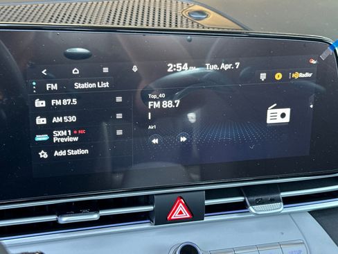 New 2026 Hyundai Elantra Limited FWD image 17