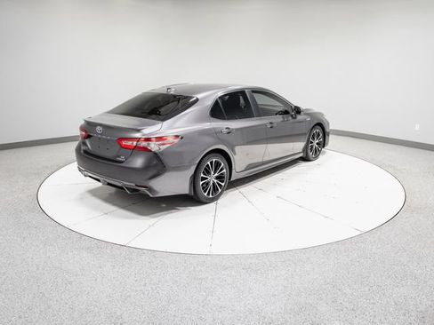 Used 2019 Toyota Camry Hybrid FWD image 30