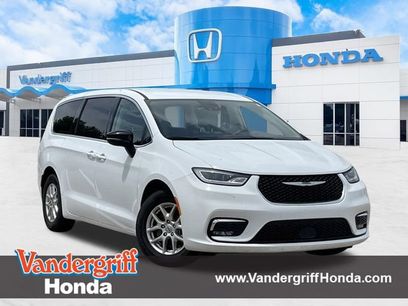 Used 2024 Chrysler Pacifica Touring-L