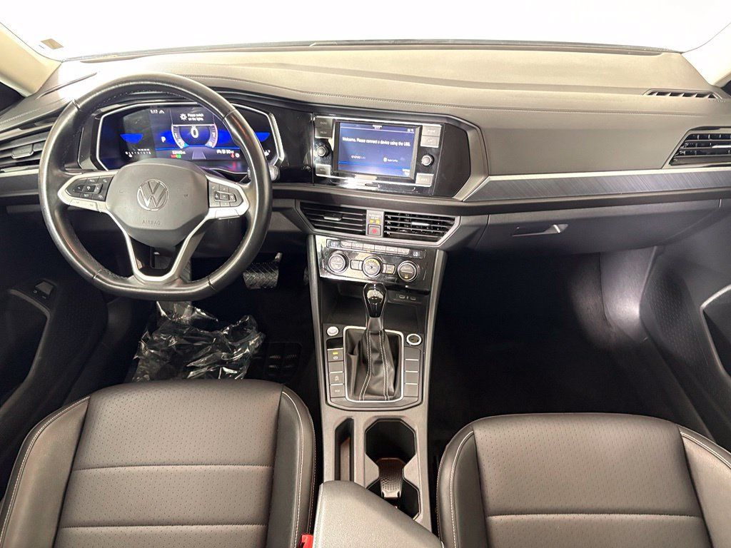 Used 2024 Volkswagen Jetta SE FWD image 31