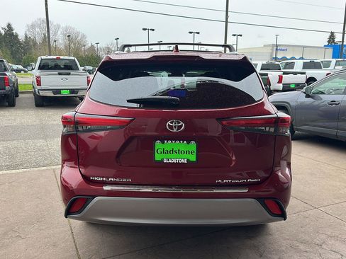 Used 2023 Toyota Highlander Platinum AWD/4WD image 7