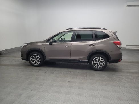 Used 2022 Subaru Forester Premium AWD/4WD image 3