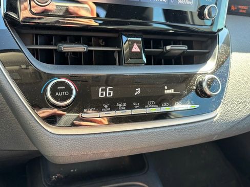 Used 2020 Toyota Corolla LE image 10