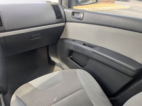 Used 2011 Nissan Sentra 2.0 SR image 16