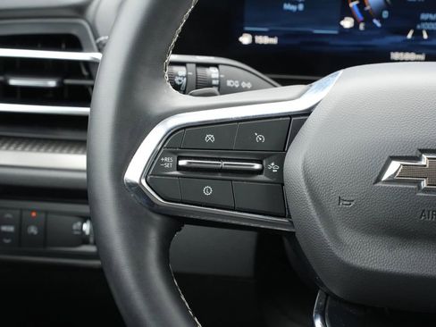 Used 2025 Chevrolet Traverse LT w/ Midnight/Sport Edition FWD image 7
