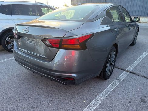 Used 2025 Nissan Altima 2.5 SV FWD image 5