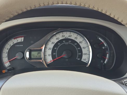 Used 2013 Toyota Sienna SE FWD image 22
