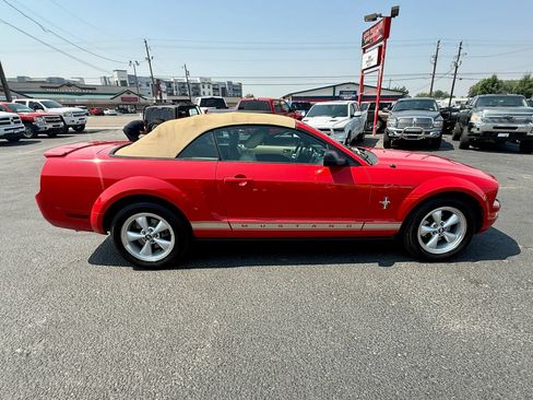 Used 2008 Ford Mustang Convertible RWD image 6