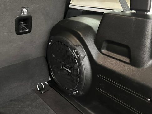 Used 2023 Jeep Wrangler Unlimited Sahara AWD/4WD image 33