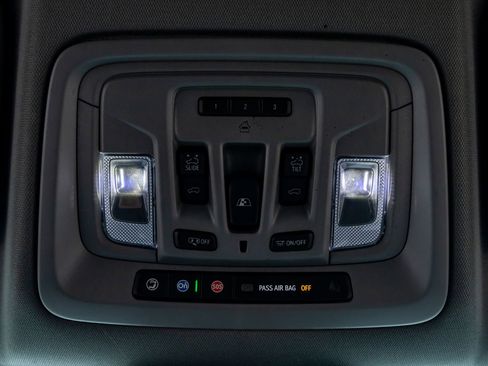 Used 2024 GMC Sierra 2500 Denali w/ Denali Reserve Package image 25