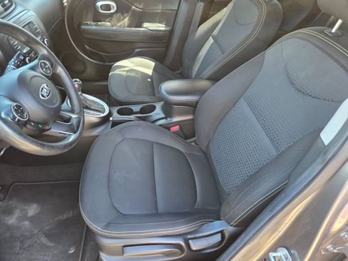 Used 2016 Kia Soul + FWD image 8