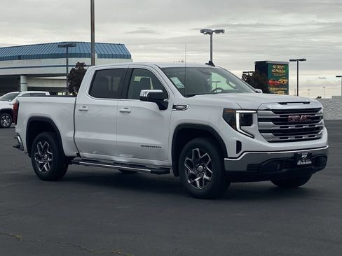 New 2026 GMC Sierra 1500 SLE w/ Preferred Package image 11